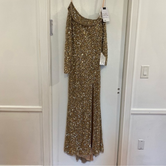 Mac Duggal | 5449 Sequined One Shoulder Evening Gown In Shimmering Gold Size 6 - Picture 8 of 12